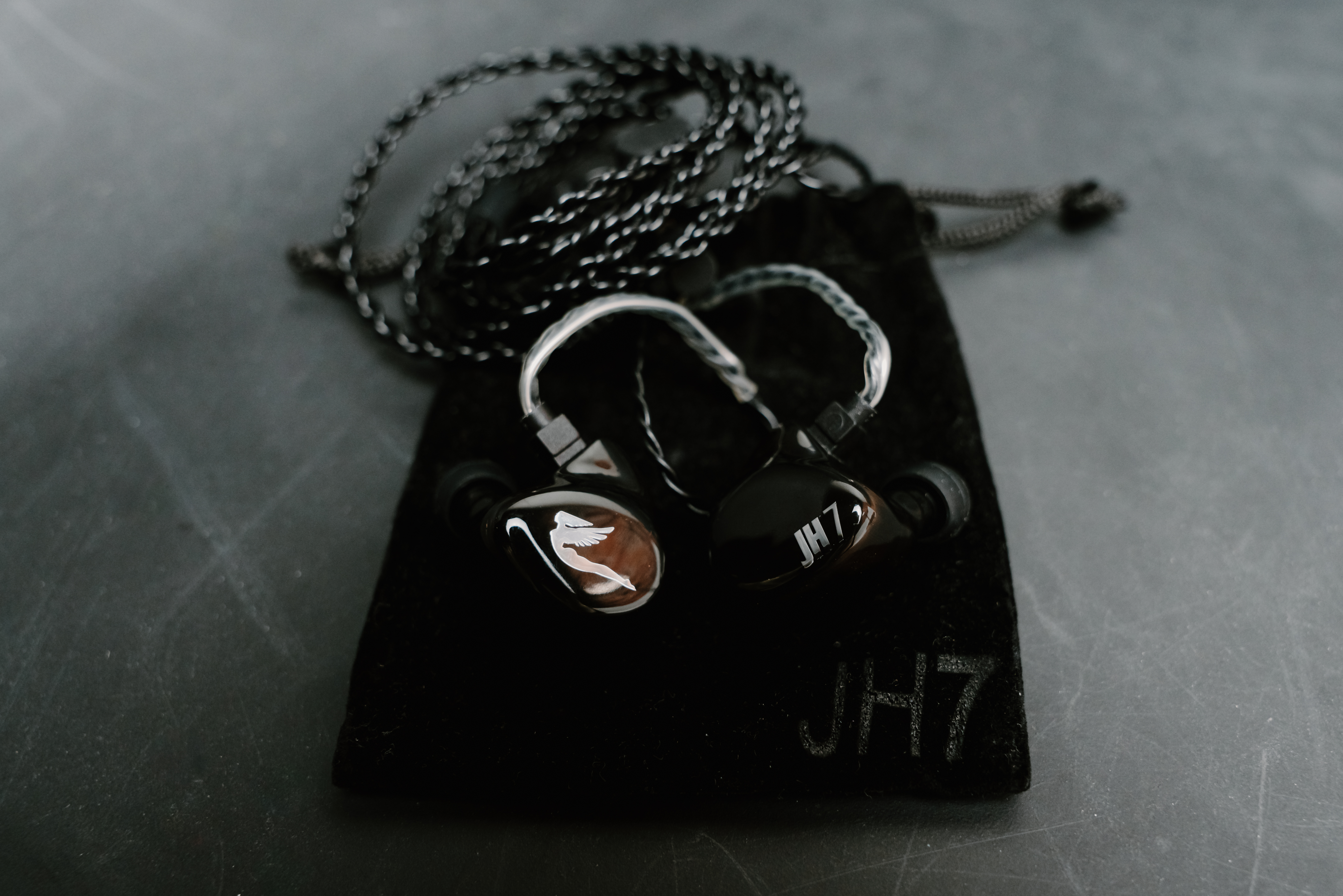 JH7 UNIVERSAL (Black)